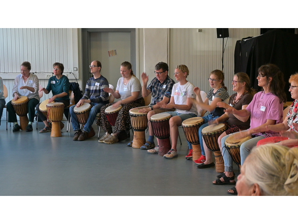 Aktuelles - Lebenshilfe Walsrode Gemeinsames Trommeln mit der Musikschule Trommelkunst: Ein rhythmisches Erlebnis für alle