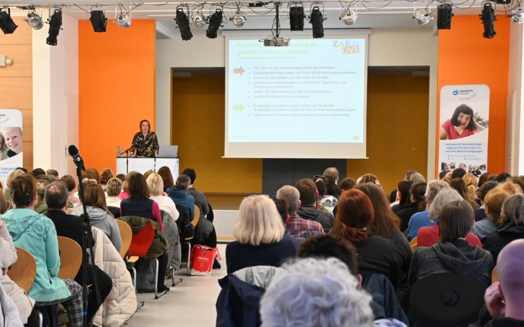 Judith Hack gibt emotionale Einblicke in das Leben mit autistischen Kindern